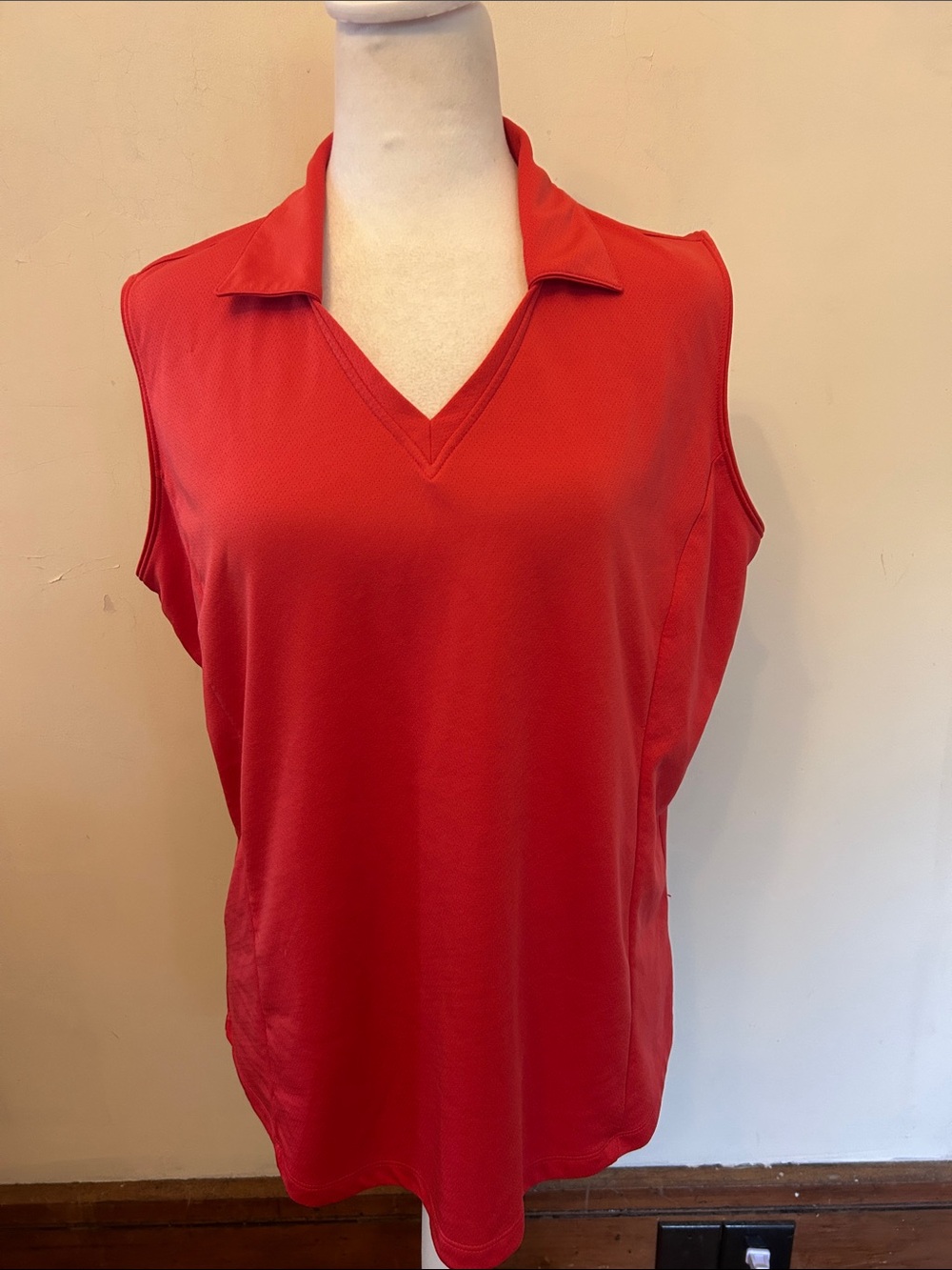 Lady Hagen Sleeveless V neck polo shirt Size XL EUC